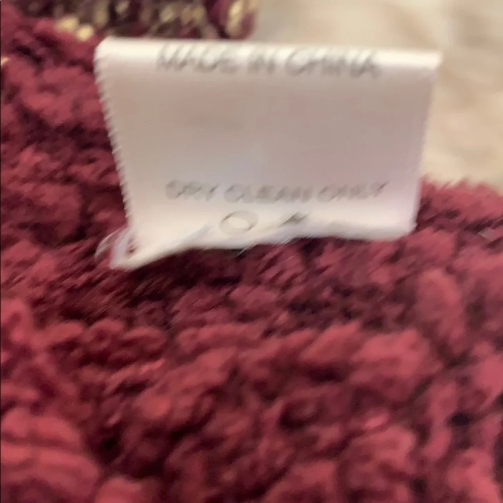 LUSH•SWEATER - Picture 9 of 10